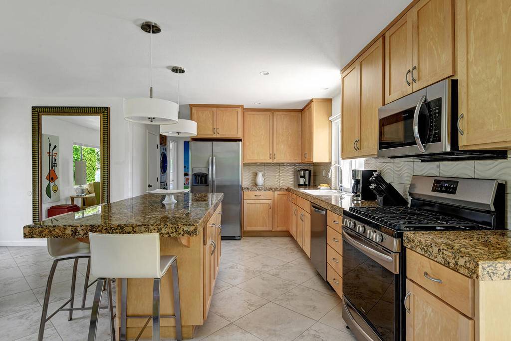 Rancho Mirage, CA 92270,37356 Palmdale RD