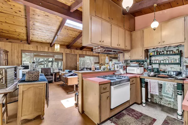 Idyllwild, CA 92549,25240 Indian Rock RD