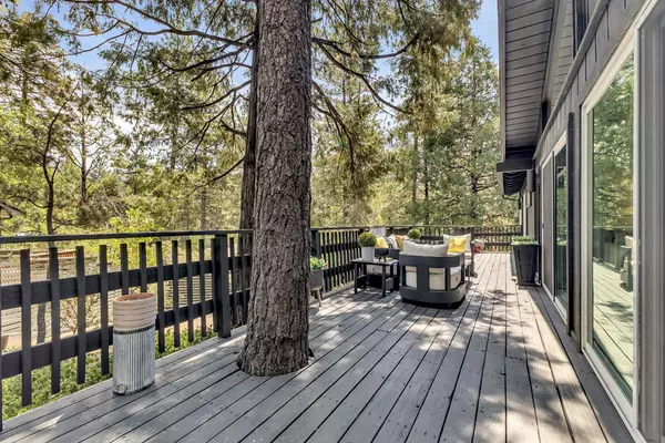 Idyllwild, CA 92549,25651 Cedar Glen DR