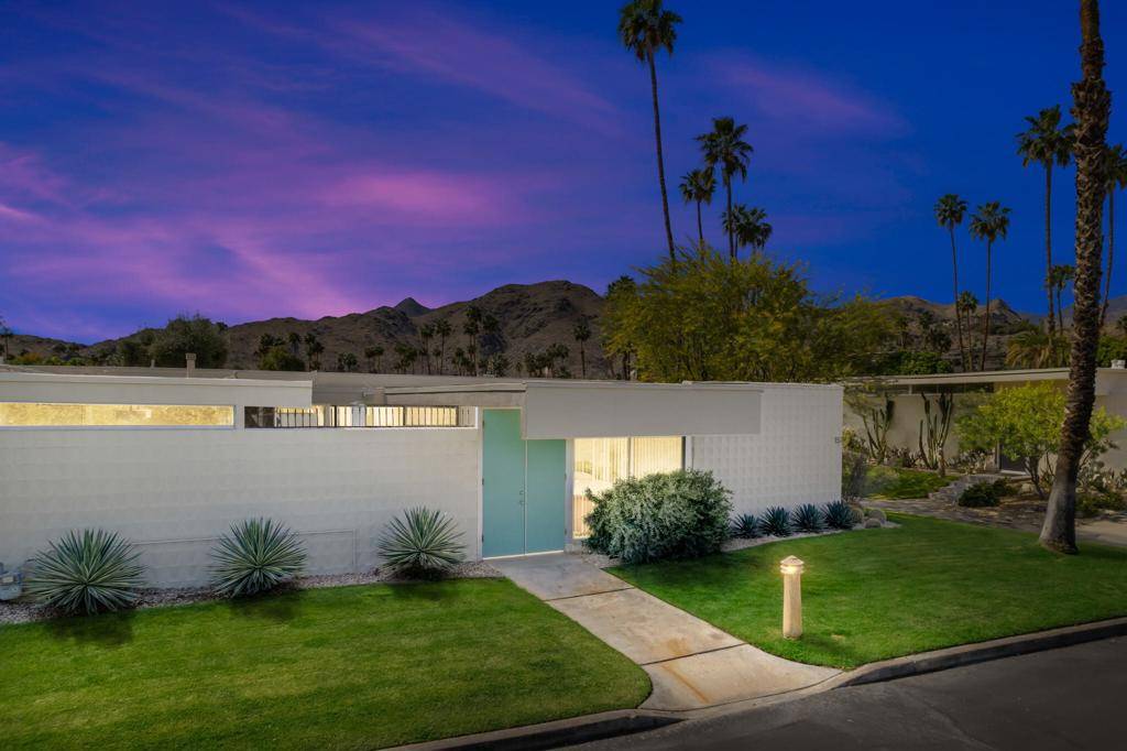 157 Desert Lakes DR, Palm Springs, CA 92264