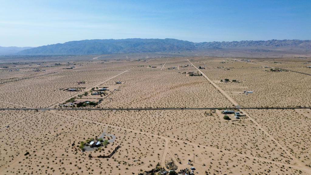 29 Palms, CA 92277,70368 Valle Vista RD