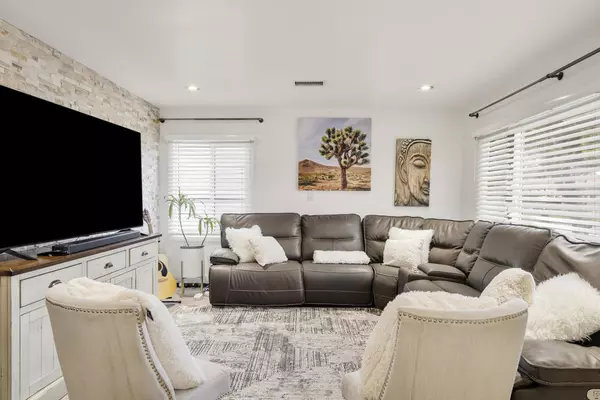 Santa Fe Springs, CA 90670,10129 Roseton AVE