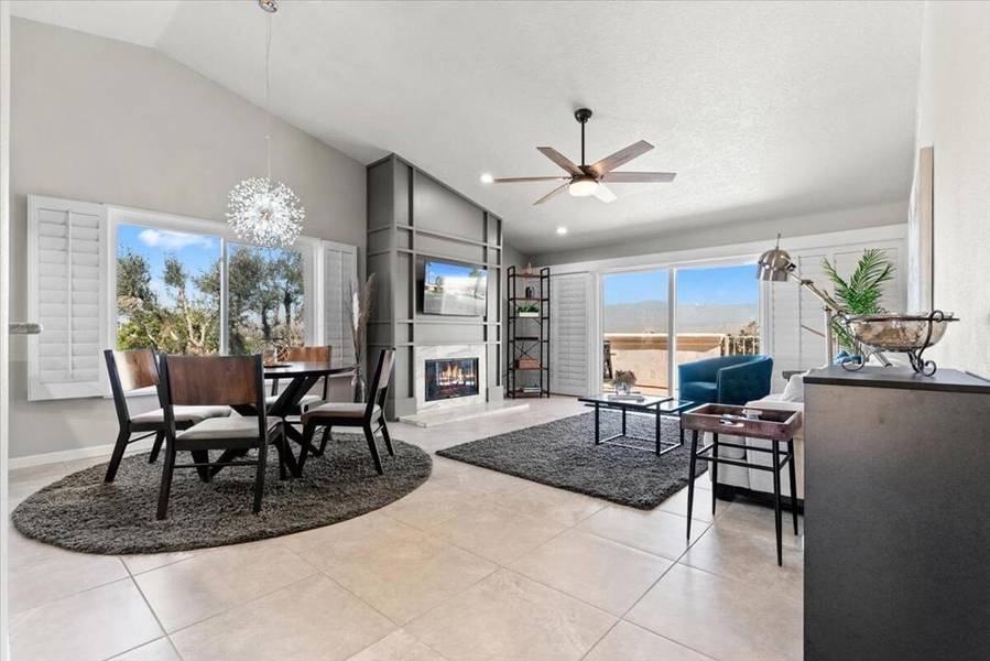 296 Vista Royale CIR E, Palm Desert, CA 92211