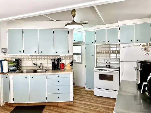 Cathedral City, CA 92234,14 Hayes