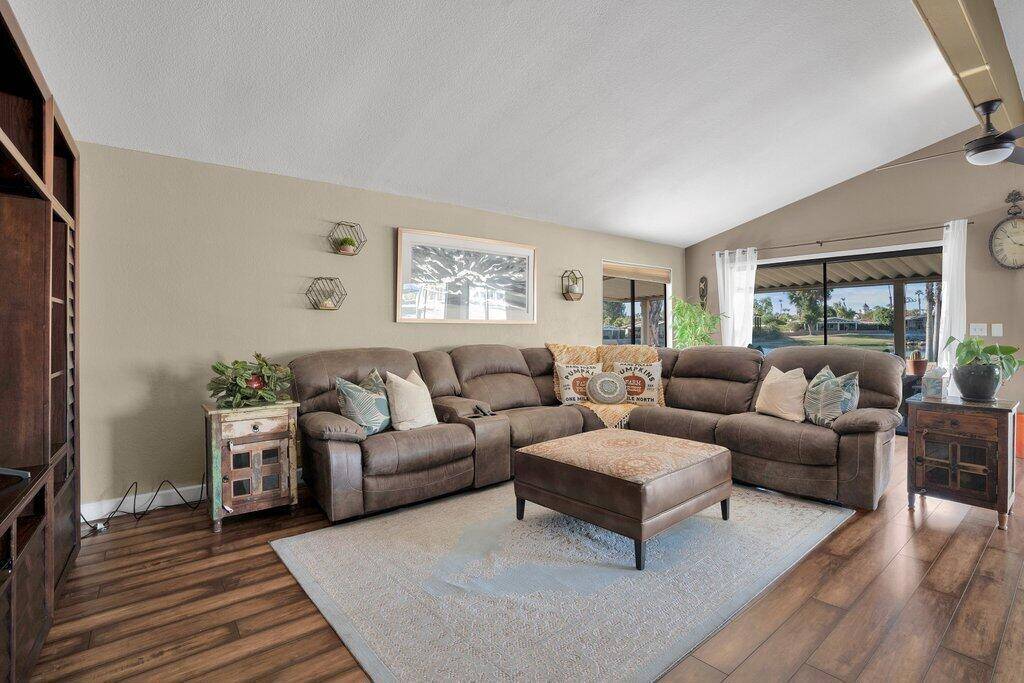 Palm Desert, CA 92260,73450 Country Club DR #152