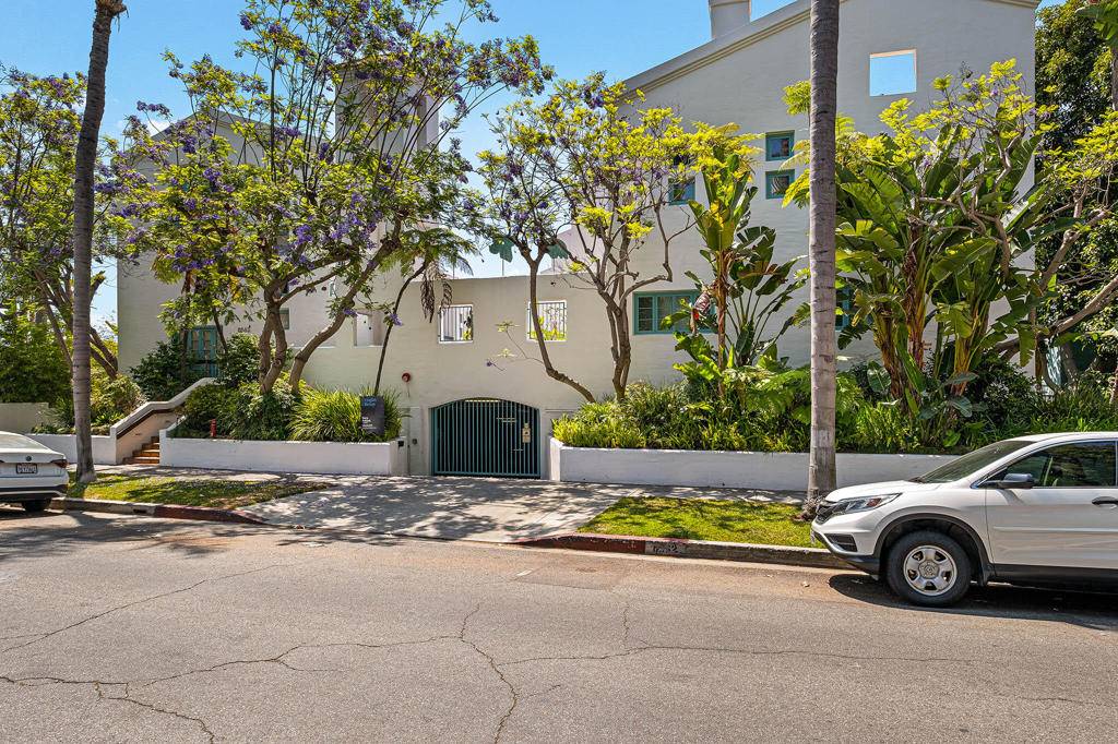 West Hollywood, CA 90069,8562 W West Knoll DR #10