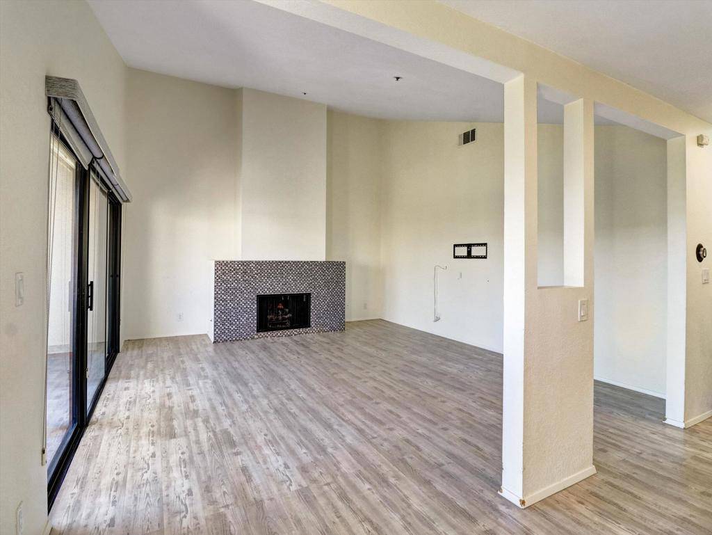 Palm Springs, CA 92262,426 Village SQ W