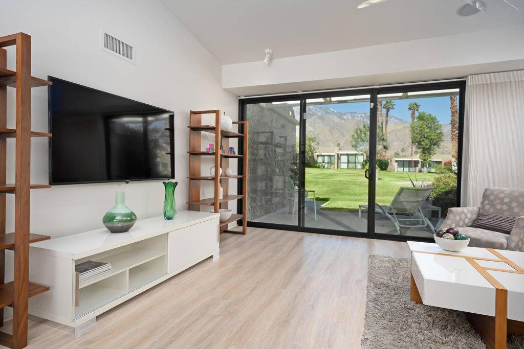 867 N Cerritos DR, Palm Springs, CA 92262