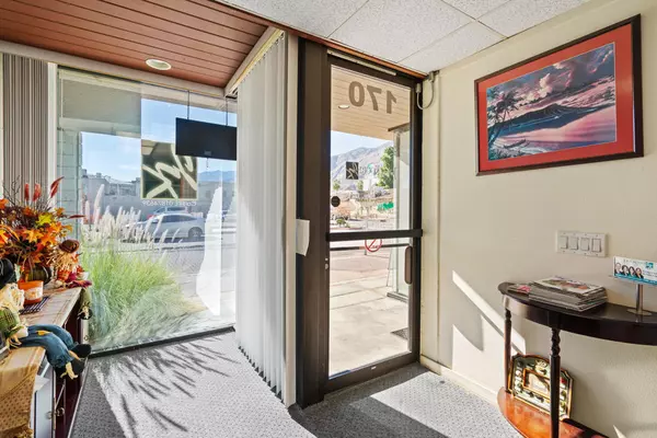 Palm Springs, CA 92262,201 Indian Canyon DR