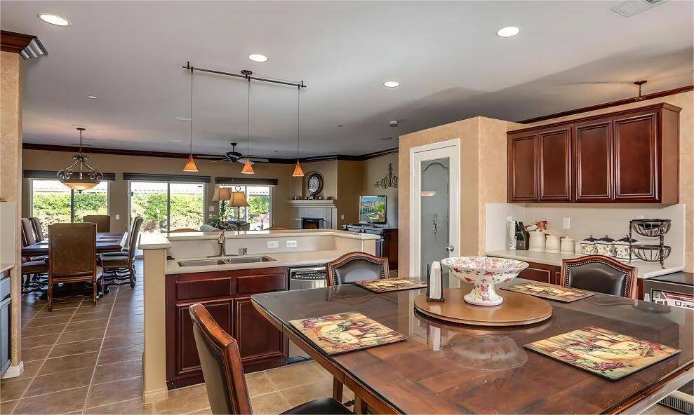 Palm Springs, CA 92262,988 Alta