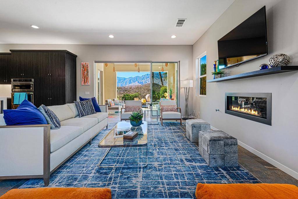 Palm Springs, CA 92262,1275 Passage ST