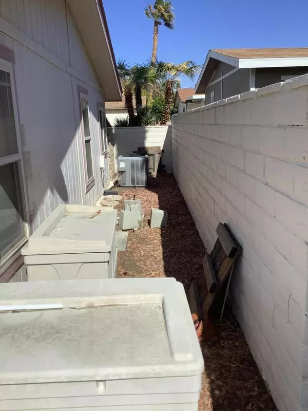 Thousand Palms, CA 92276,35020 Serenade