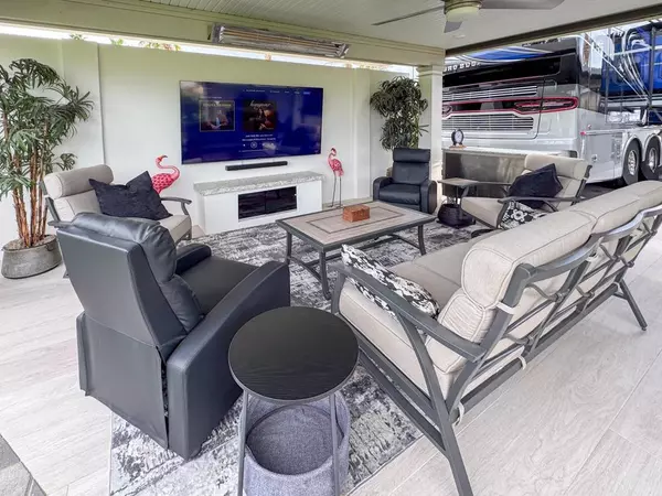 Indio, CA 92201,80394 Avenue 48 #266