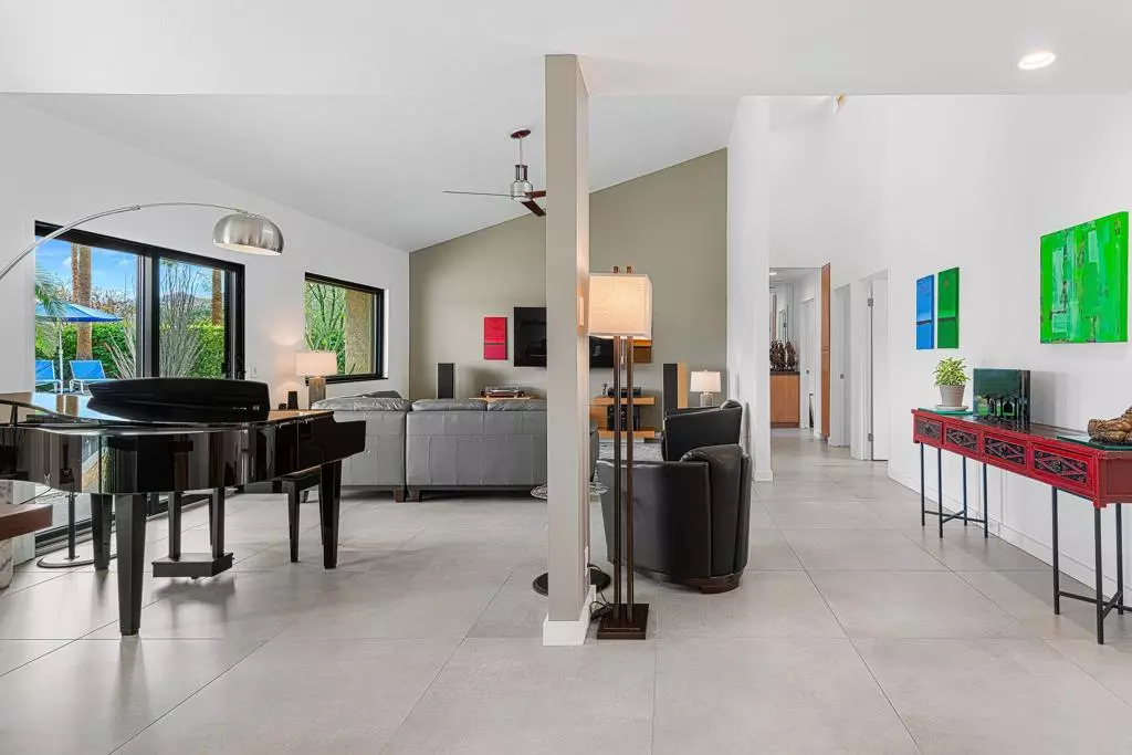 Palm Springs, CA 92264,1566 S Farrell DR