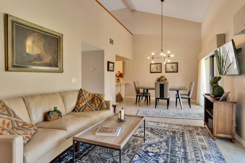 512 Flower Hill LN, Palm Desert, CA 92260