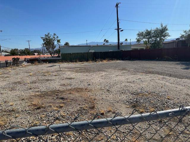 Thousand Palms, CA 92276,73451 Colonial DR
