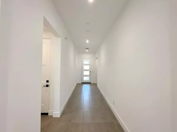 Palm Springs, CA 92262,379 Fountain DR