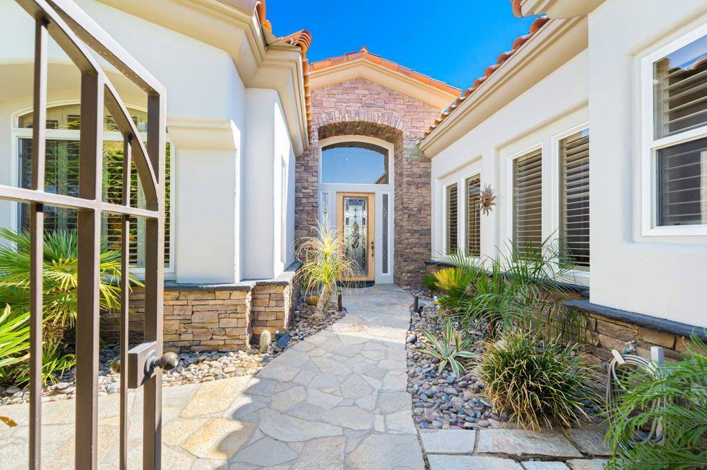 Palm Desert, CA 92211,400 Tomahawk DR