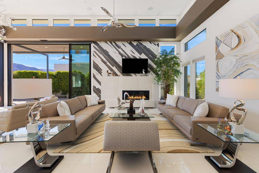 Rancho Mirage, CA 92270,21 Emerald CT