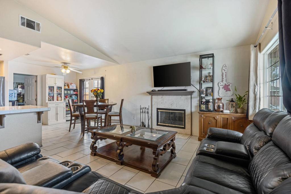 Perris, CA 92570,272 E East 6th ST