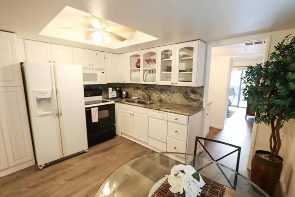 Desert Hot Springs, CA 92240,9645 Spyglass #72
