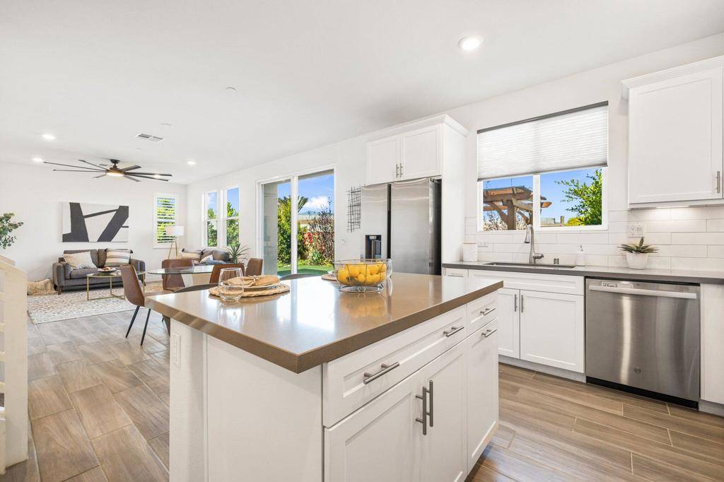 41108 Emory LN, Palm Desert, CA 92211