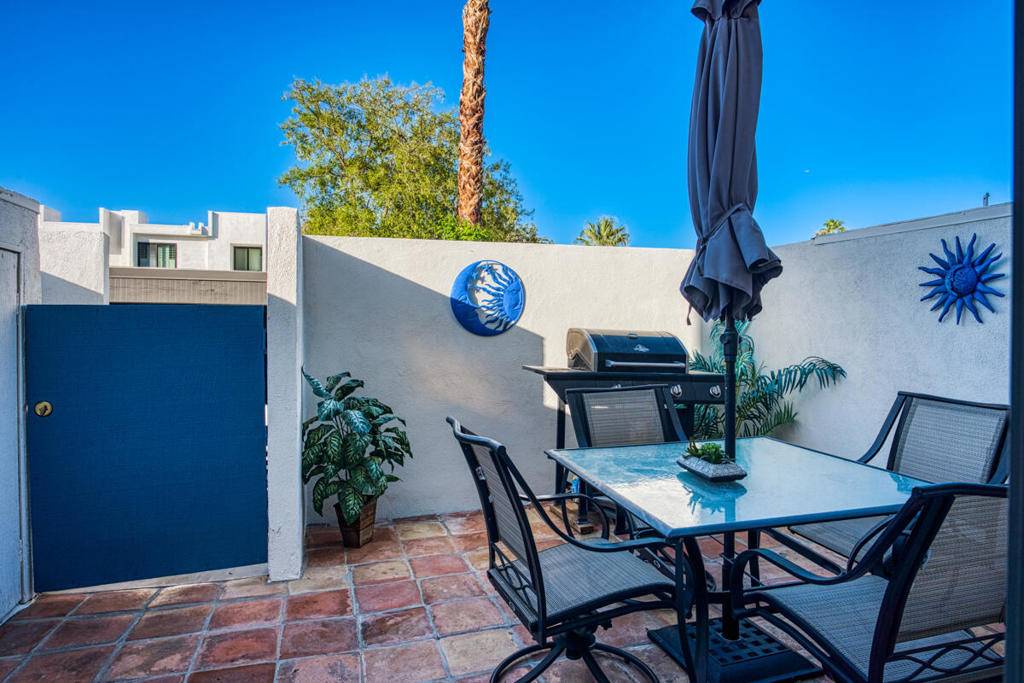 Palm Desert, CA 92260,48958 Desert Flower DR