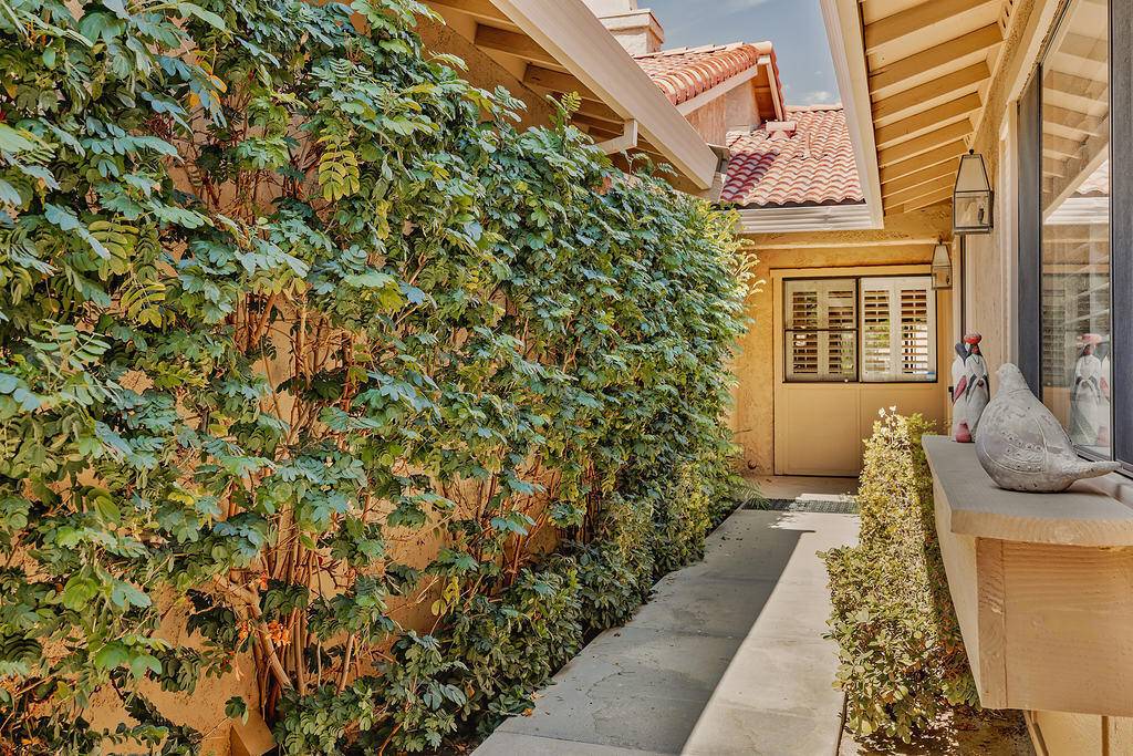 Palm Desert, CA 92260,181 Camino Arroyo S