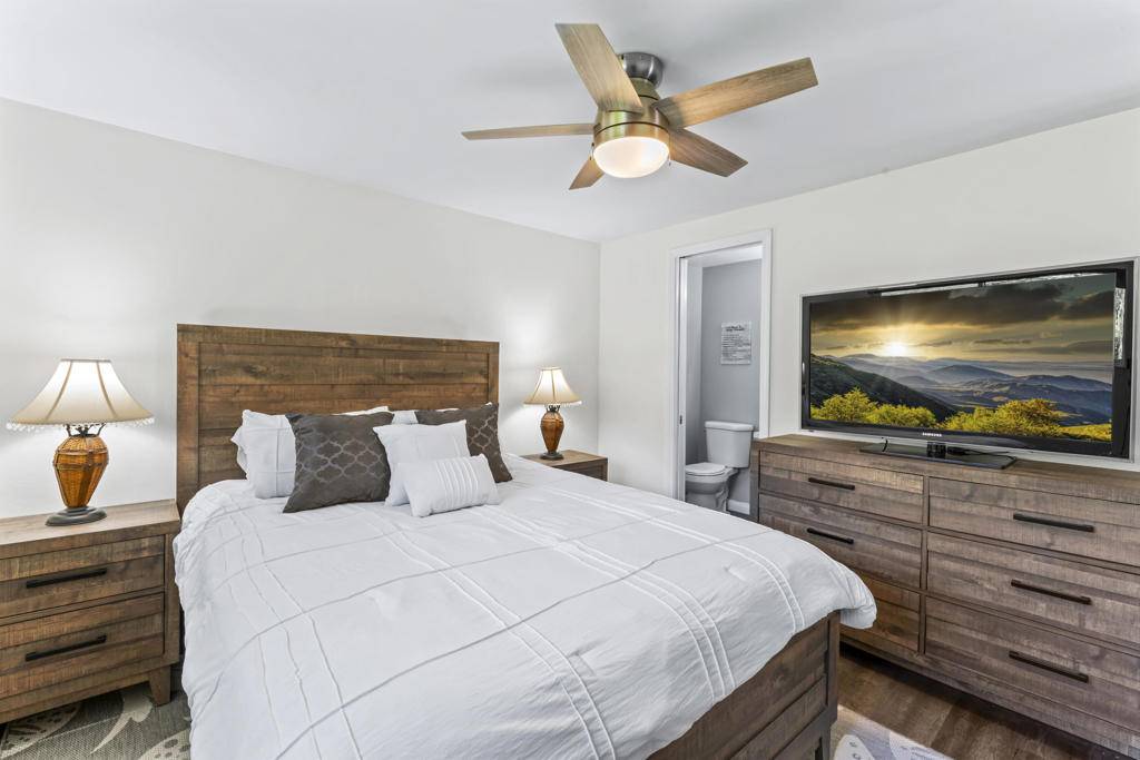 Lake Arrowhead, CA 92352,27622 W Shore RD