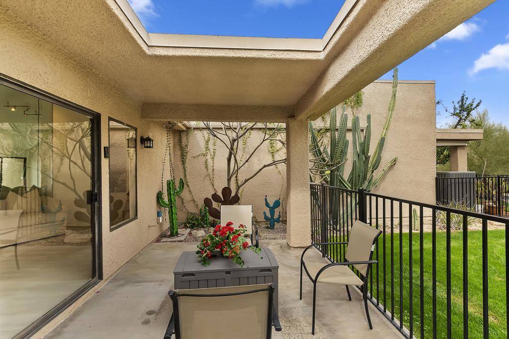 Palm Desert, CA 92260,72526 Desert Flower DR