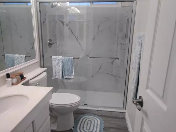 Huntington Beach, CA 92648,80 Huntington ST #708