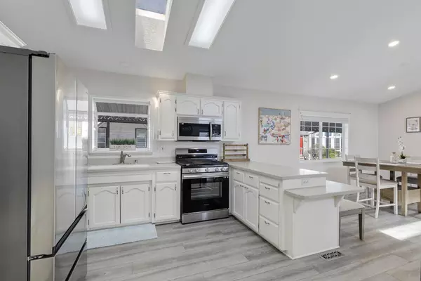 Huntington Beach, CA 92648,80 Huntington ST #708