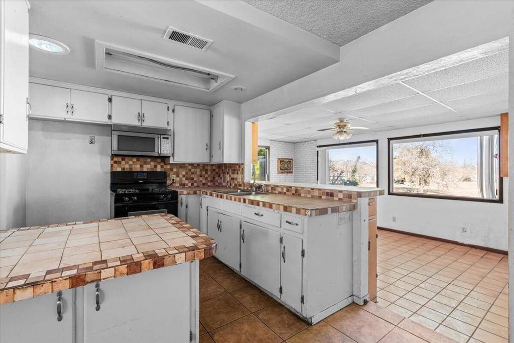Yucca Valley, CA 92284,6929 Grand AVE