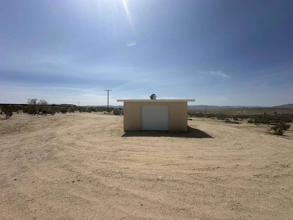1524 Olsen RD, Joshua Tree, CA 92252