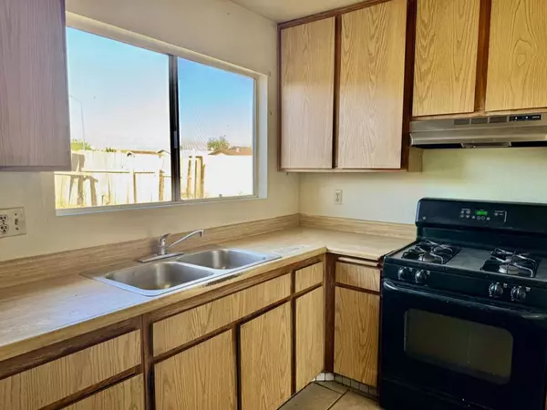 Coachella, CA 92236,84590 Vera Cruz