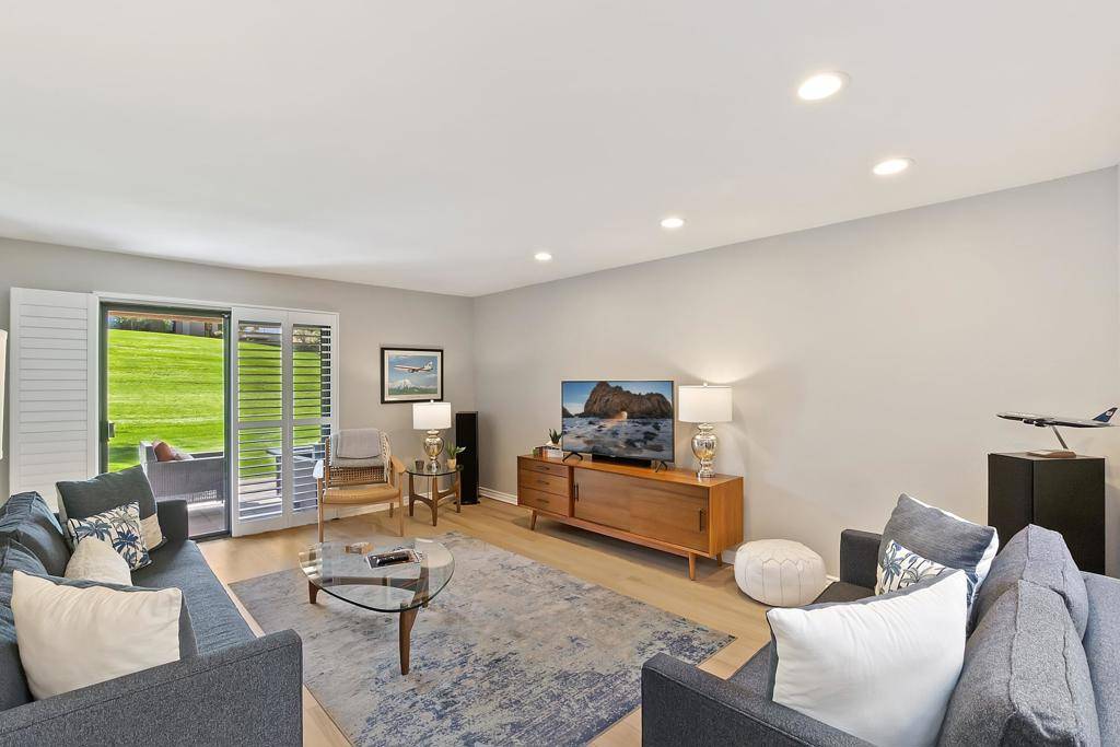 Palm Desert, CA 92260,72499 Desert Flower DR