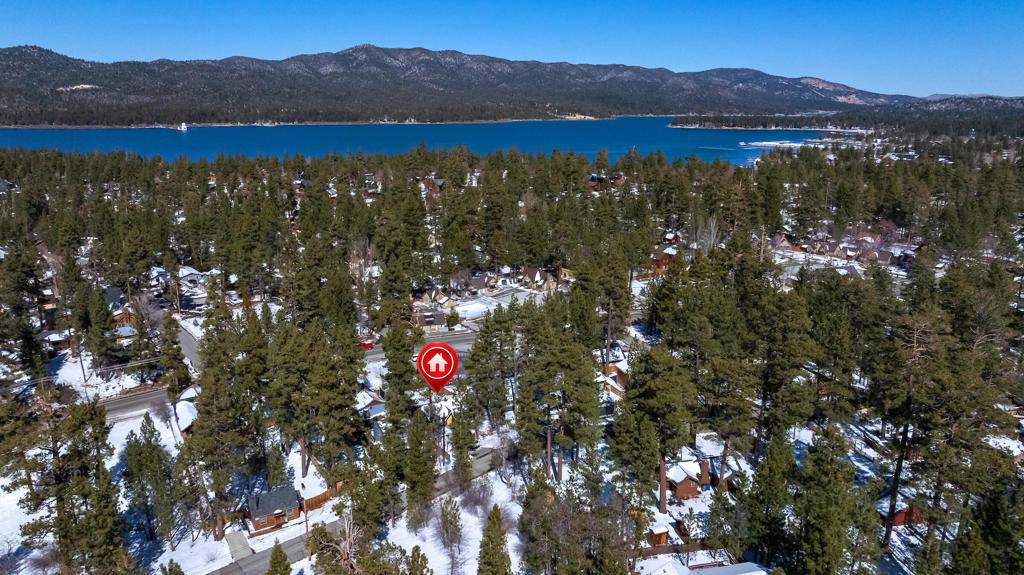 Big Bear, CA 92315,40110 Highland RD