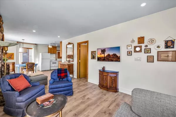 Joshua Tree, CA 92252,6426 Park BLVD
