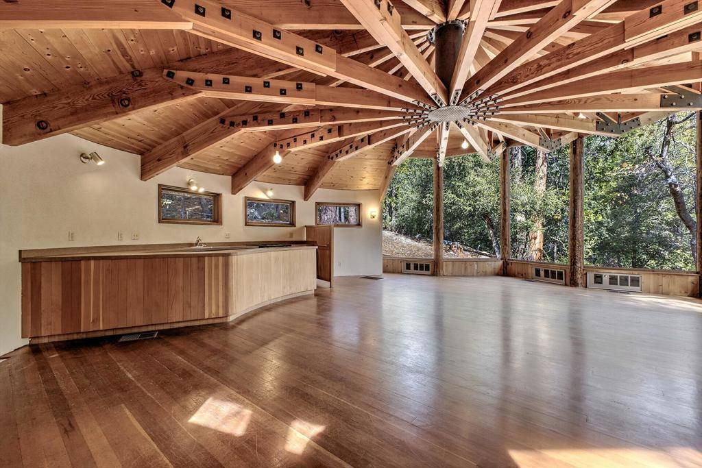 Idyllwild, CA 92549,55283 Pine Crest