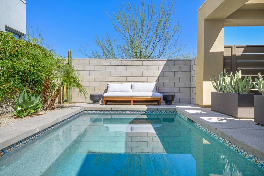 Palm Springs, CA 92262,743 Fountain DR