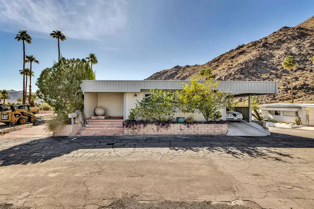 Palm Springs, CA 92264,429 Onyx DR