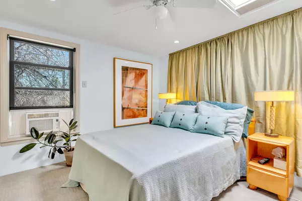 Palm Springs, CA 92264,429 Onyx DR