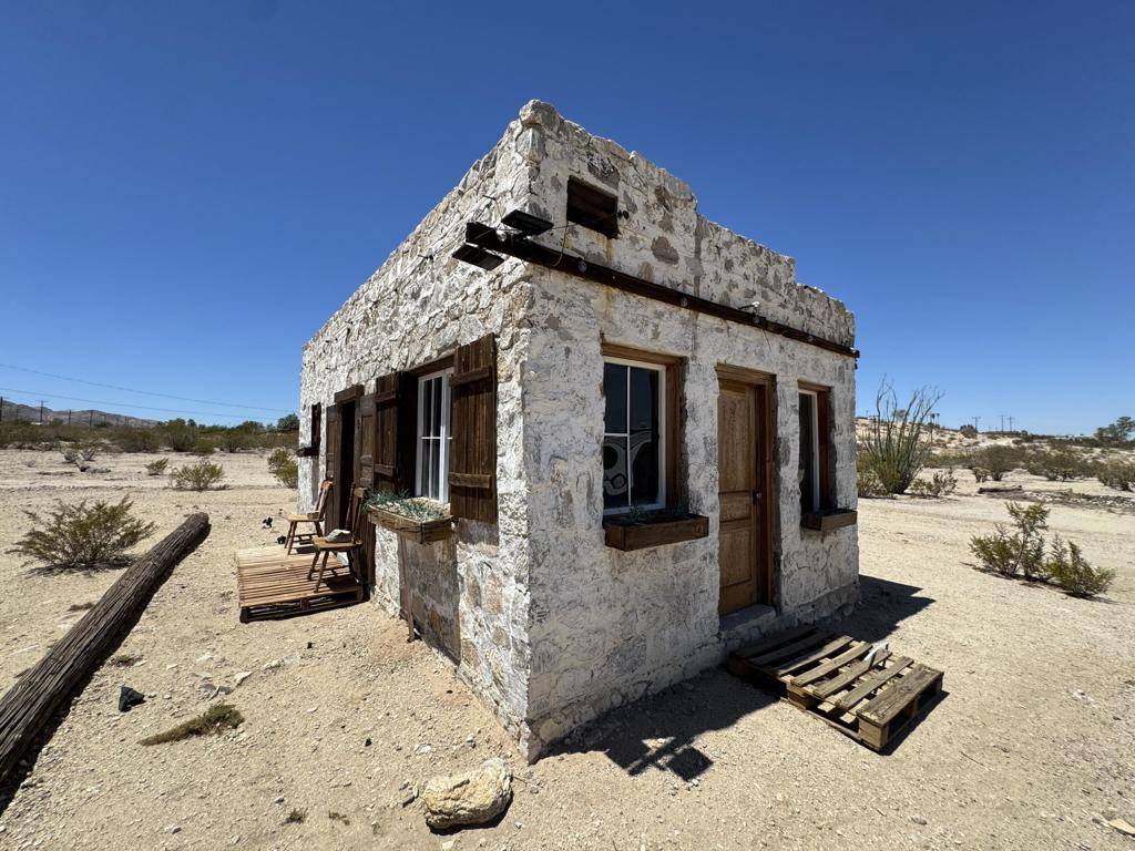 29 Palms, CA 92277,73392 Sullivan RD