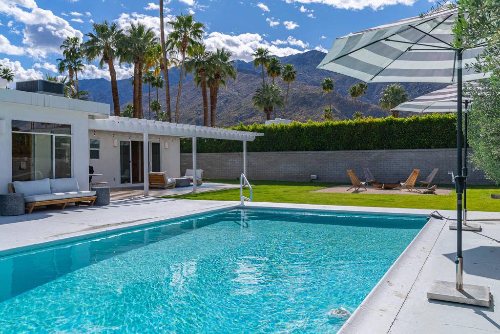 1022 E Mesquite AVE, Palm Springs, CA 92264