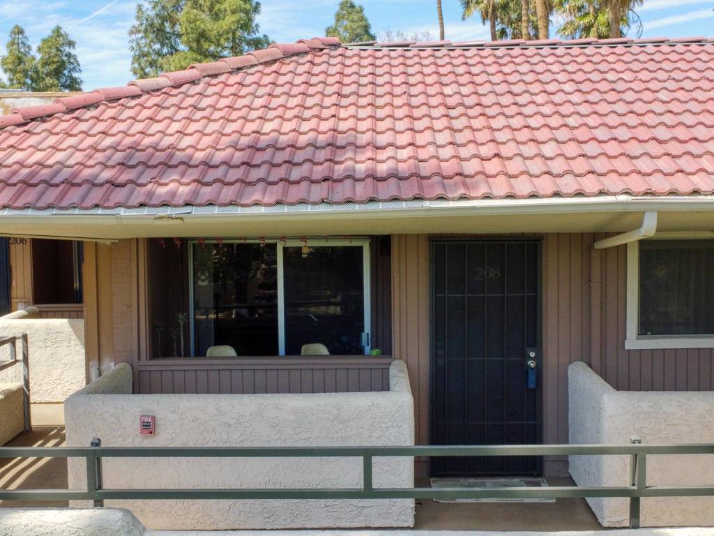 470 N Villa CT #208, Palm Springs, CA 92262