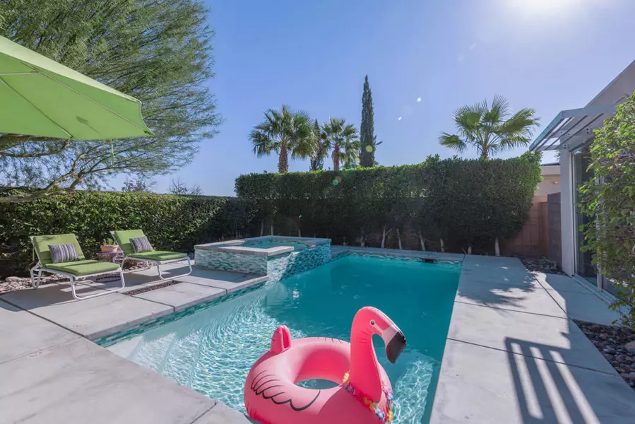 2716 Alexander Club DR, Palm Springs, CA 92262