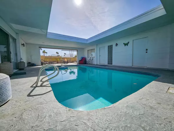 48320 Beverly DR, Palm Desert, CA 92260