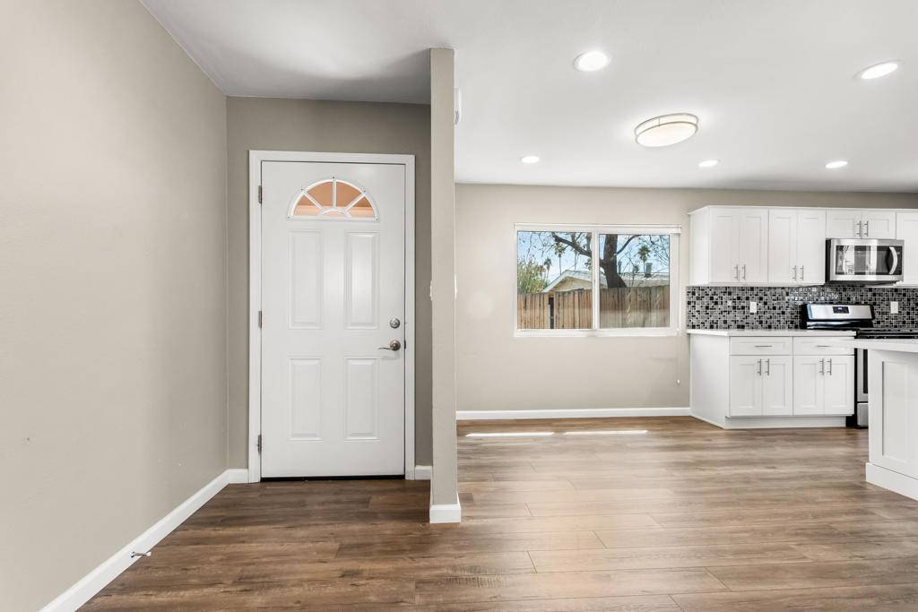 Palm Desert, CA 92260,74643 Merle DR