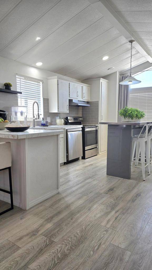 Desert Hot Springs, CA 92240,64625 Pierson Boulevard #F4