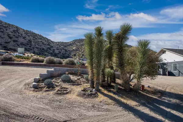 Pioneertown, CA 92268,5626 Mountain View LN